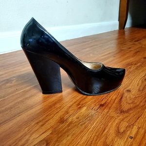 Silvana shiny black high heels
